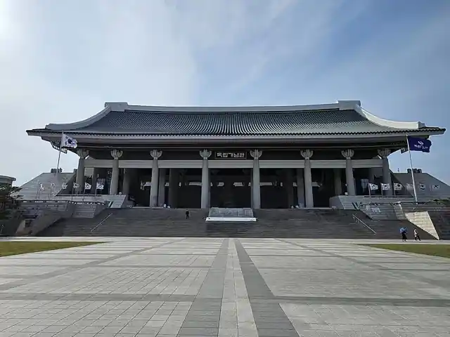 Gyeore House exterior · April 2025; this photograph is not the maple trail