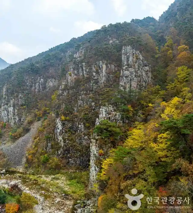 Ssanggok Valley cliffs and autumn forest · October 2023 archive photograph