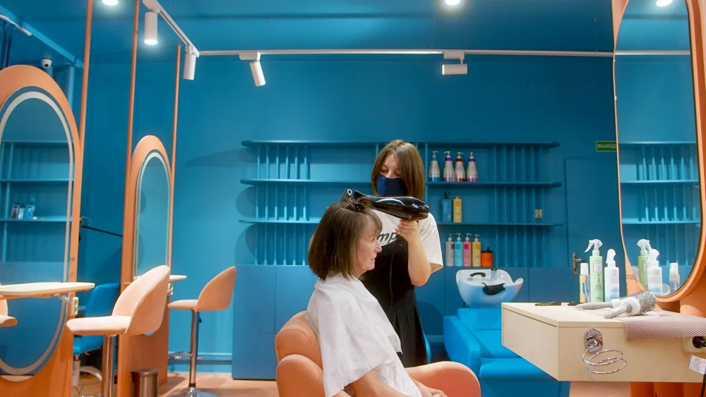 Blow-drying: illustrative photograph, not a listed salon or a Korean salon identification.
