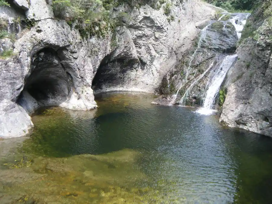 Yongchu Waterfall pool