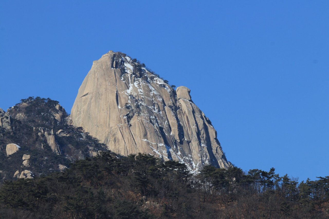 Bukhansan · Insubong in winter