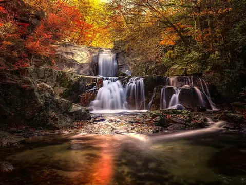 Autumn waterfall on Bangtaesan