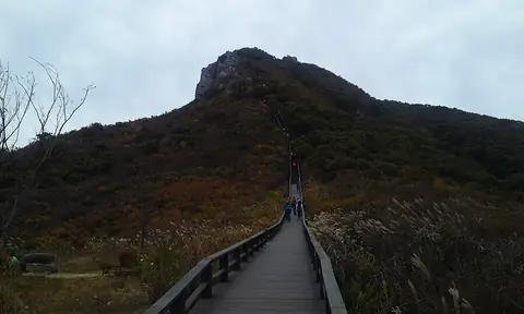 Hwangmaesan summit path