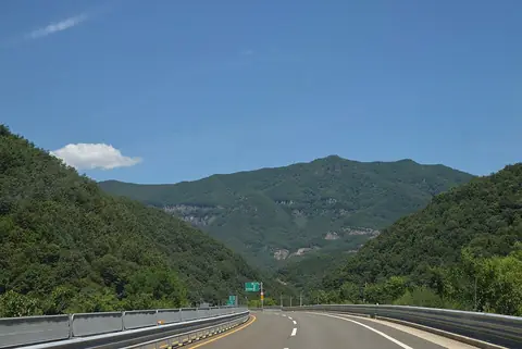 Approaching Jeoksangsan