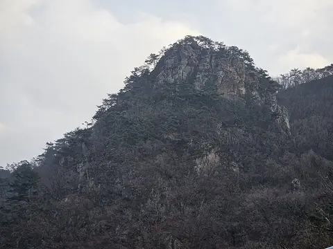 Samaksan’s rocky peak