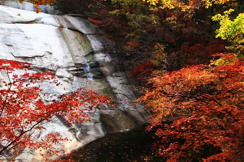 Unaksan in autumn
