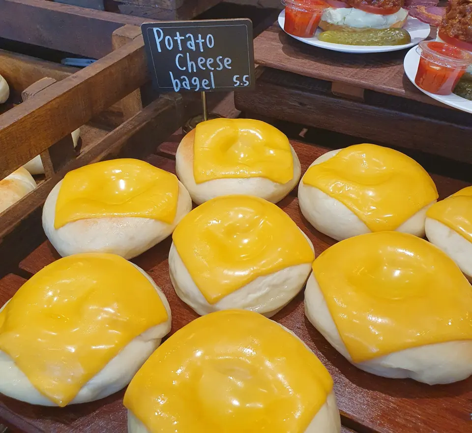 London Bagel Museum potato-cheese bagel — Jamsil archive