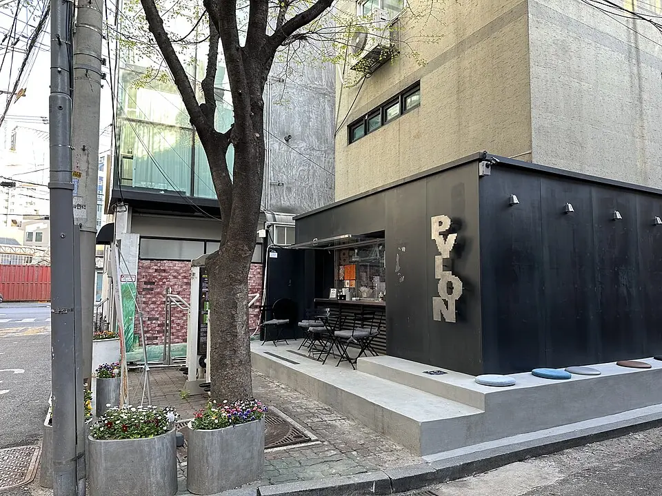 Seongsu café storefront