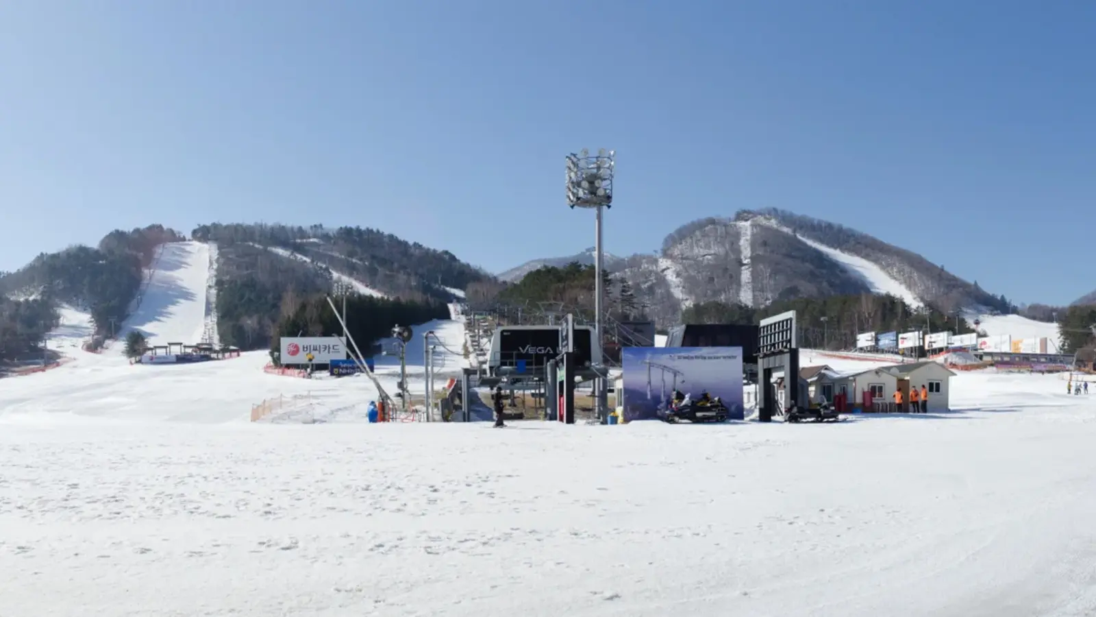 Snow-covered slopes at Yongpyong